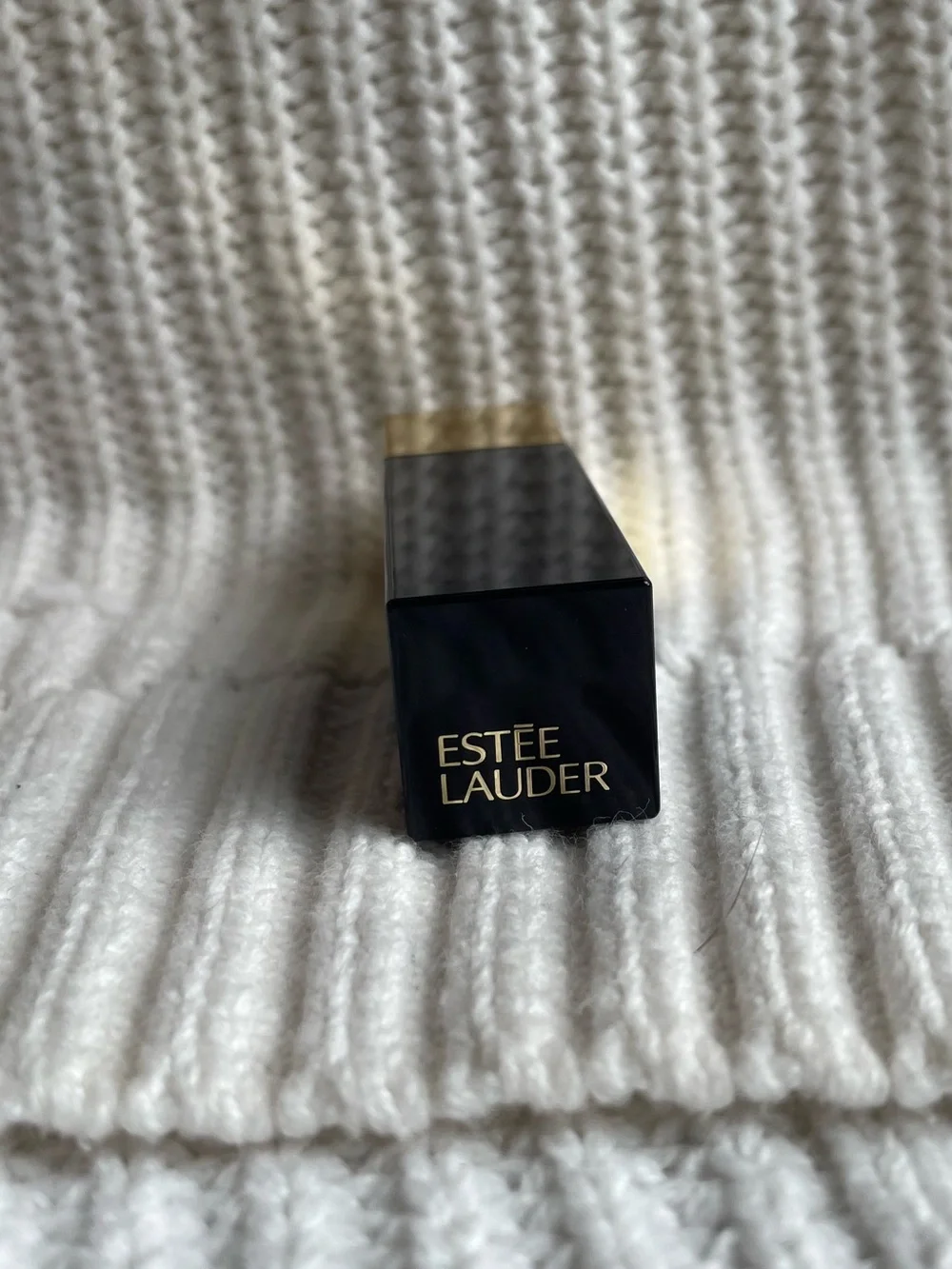 NWOB Discontinued:Dominant #430 Estée Lauder Pure Color Envy Sculpting Lipstick
